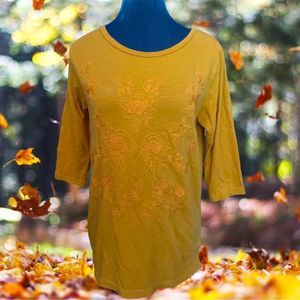 Yagmour Argentina casual 3/4 sleeve floral embroidery rich gold tee